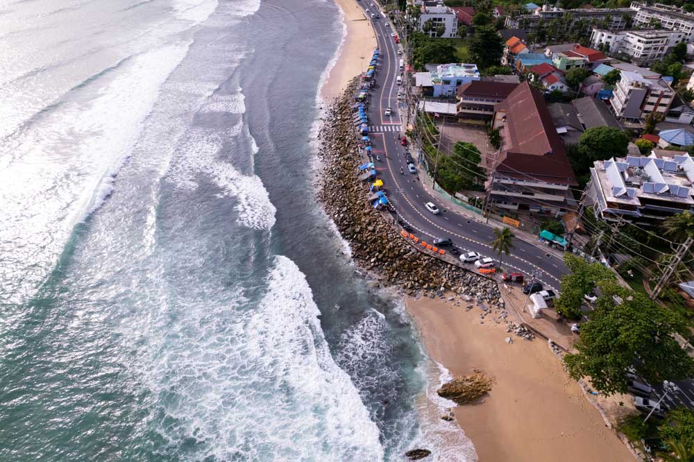 โค้งหาดกะหลิม จังหวัดภูเก็ต 